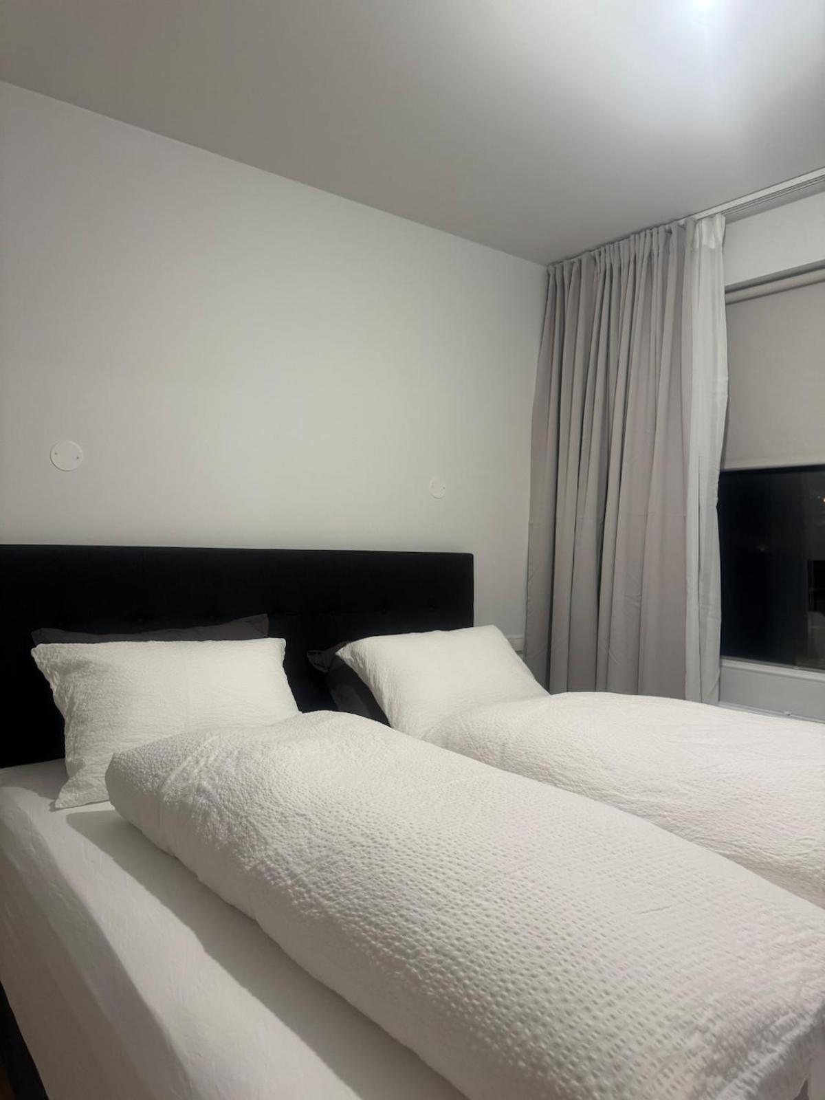 Minimalistic, Flat, Kopavogur Lägenhet Reykjavík Exteriör bild