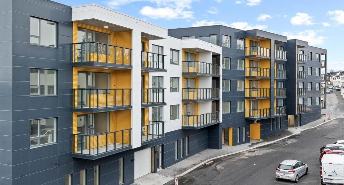 Minimalistic, Flat, Kopavogur Lägenhet Reykjavík Exteriör bild