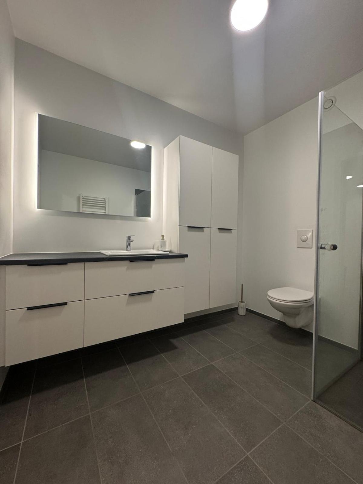 Minimalistic, Flat, Kopavogur Lägenhet Reykjavík Exteriör bild